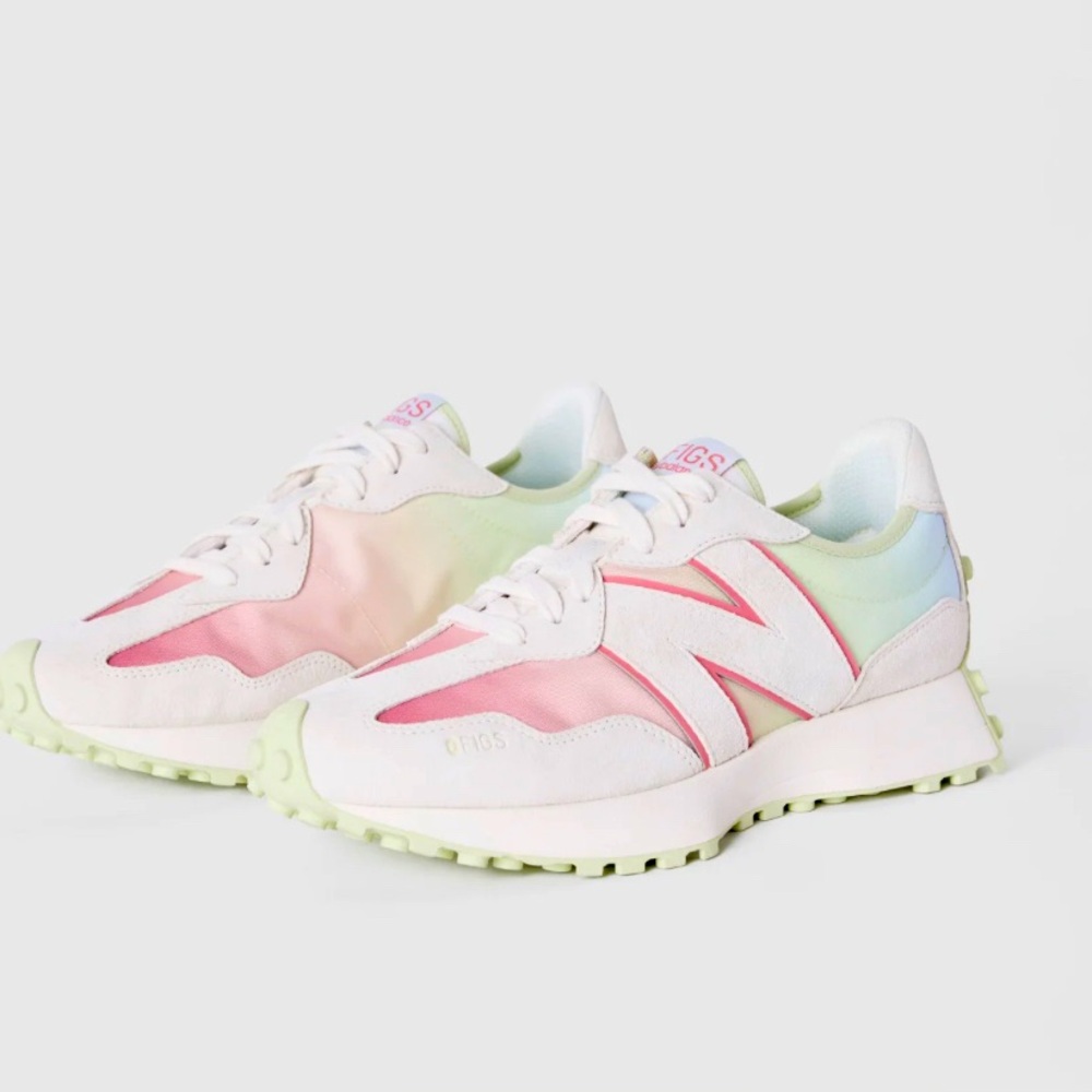 Figs New Balance 327